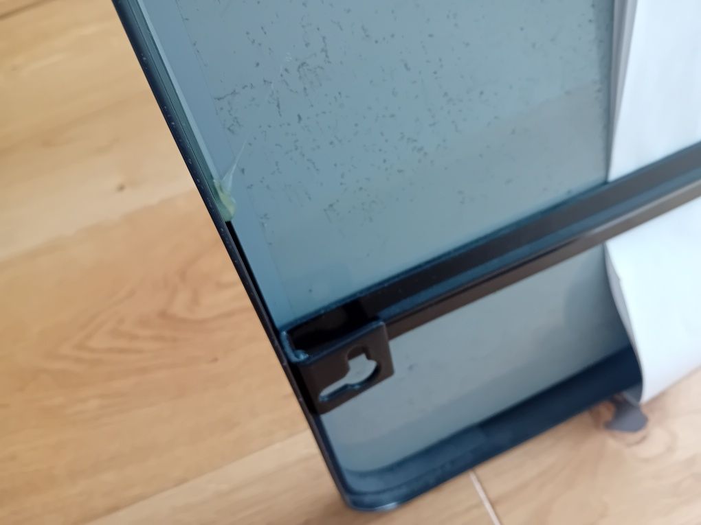 Czarne wiszące lustro na ścianę  GRUA IKEA