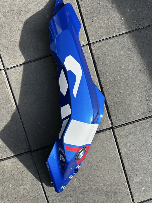 Boczek plastki baku prawy bmw r1300gs