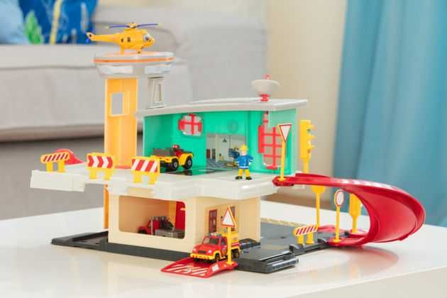 Пожежна станція Пожежний Сем Fireman Sam з треком та транспортом
