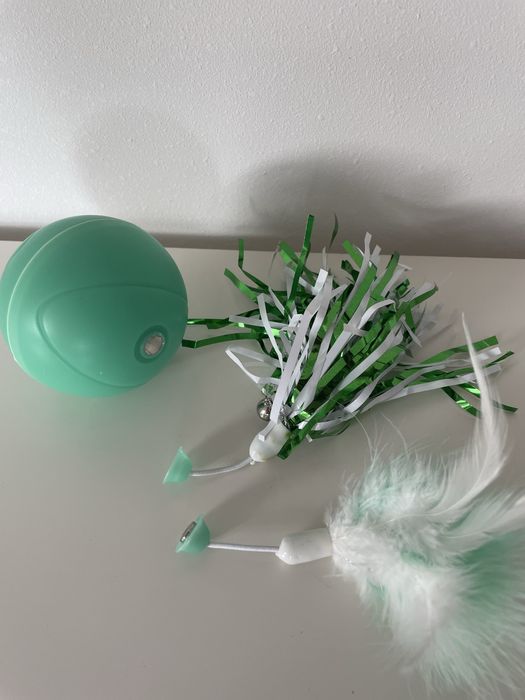 Flamingo piłka LED dla kota Mechta