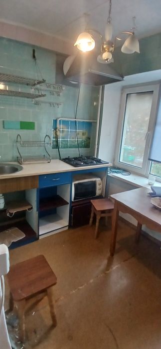Продам 1 ком на Куреневке по ул. Кириловская
