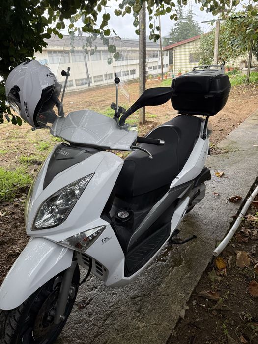 Vendo Aeon 125 C/capacete