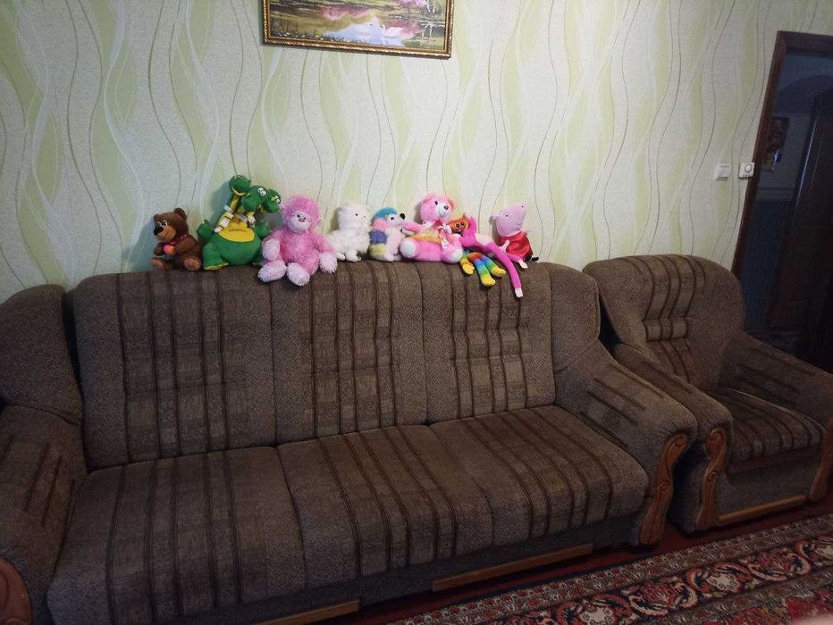 Диван та крісла для вітальні