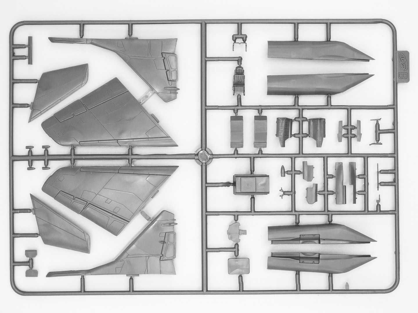 Збірна модель МіГ-29 ПС ЗСУ з бомбами JDAM-ER, 1:72, ICM, 72144