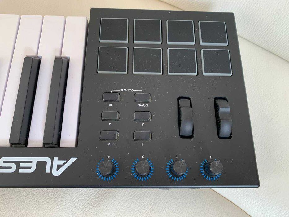 MIDI-синтезатор Alesis V49 (USB-MIDI-контролер клавіатури з 49 клав.)