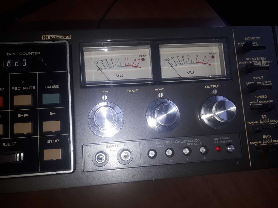Касетна дека Tascam 122