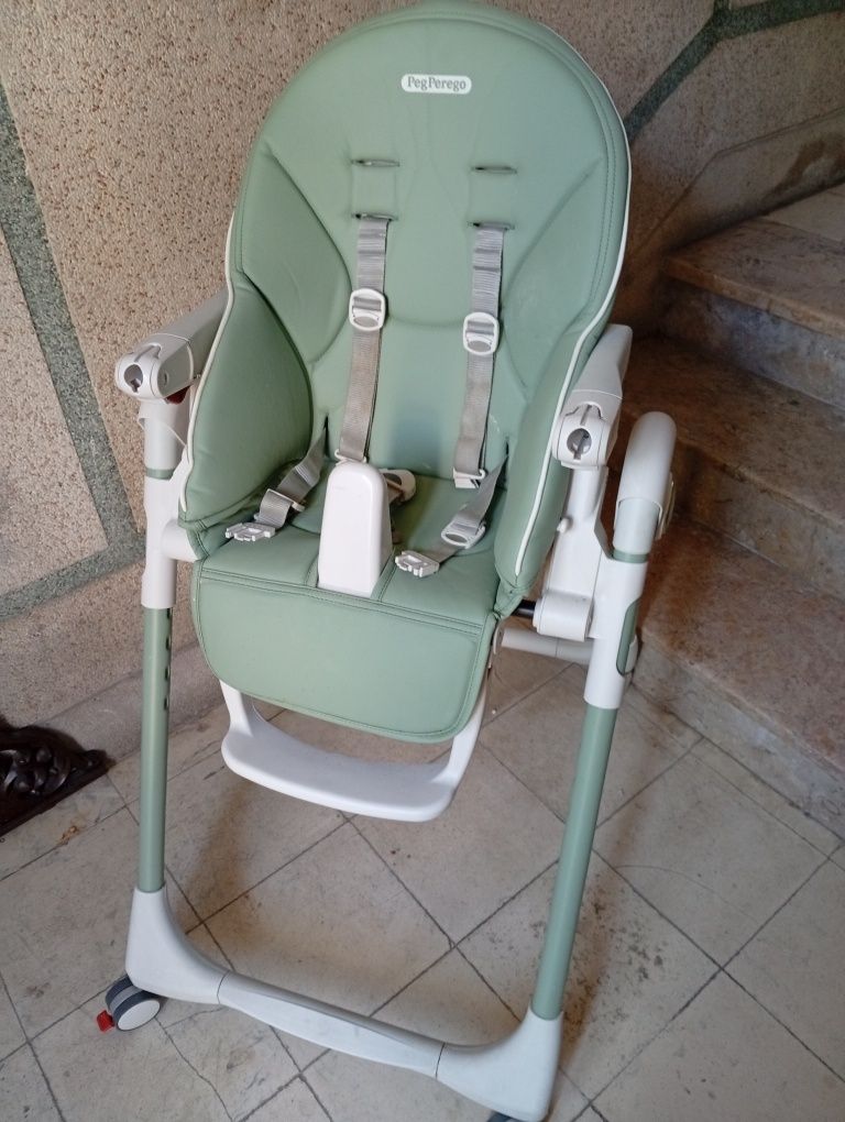 Cadeira de refeição regulável altura