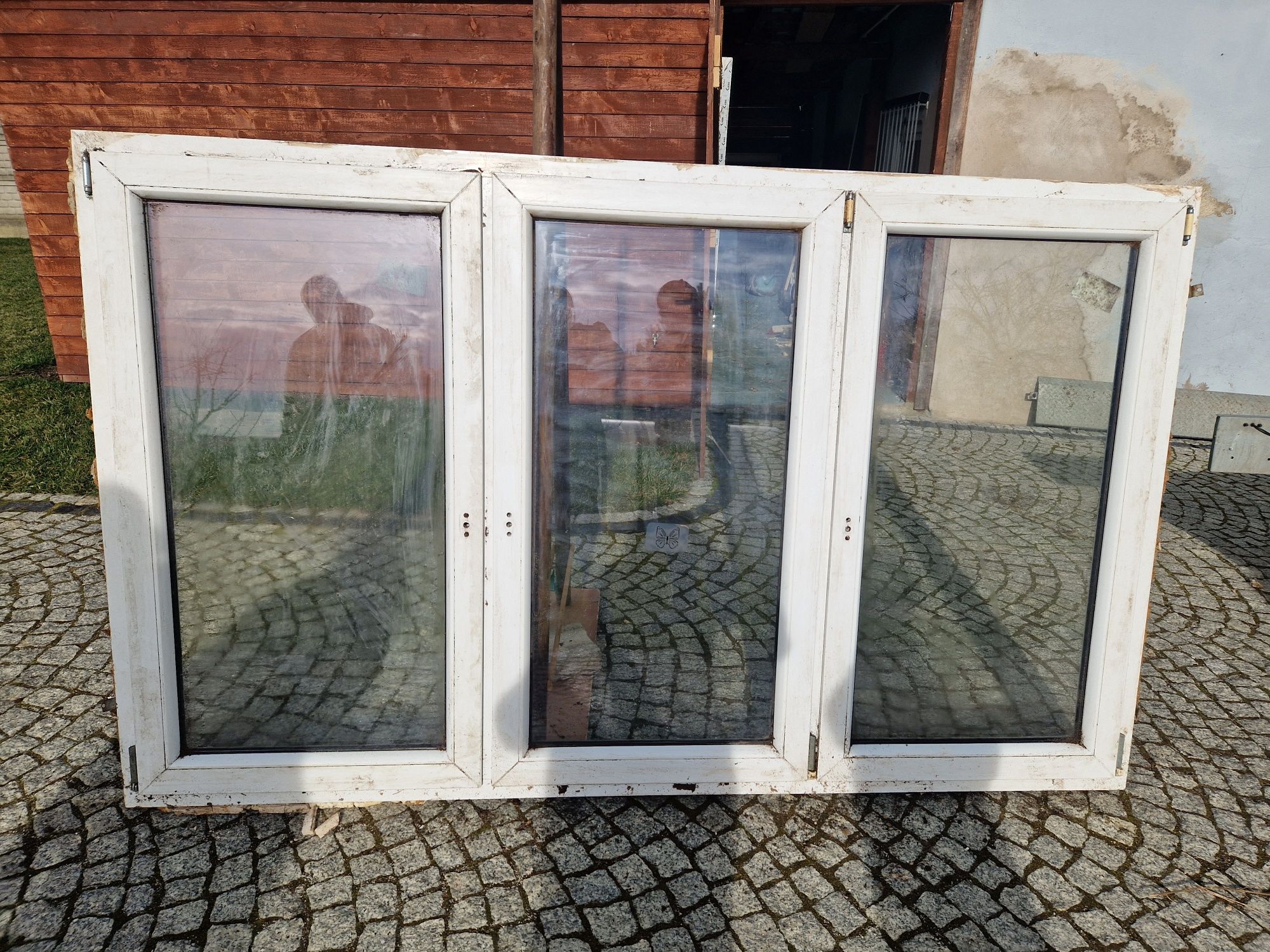Okna 259x174 pcv z demontażu 233x143  7szt.230x146