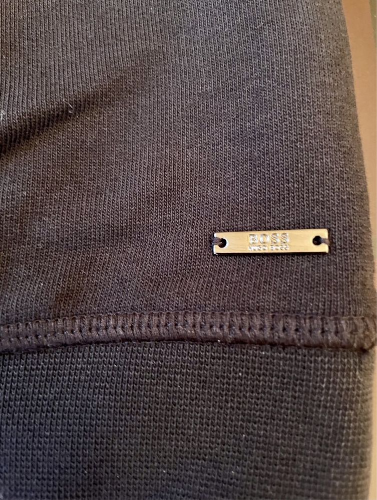 Чоловічий светр бренду Hugo Boss