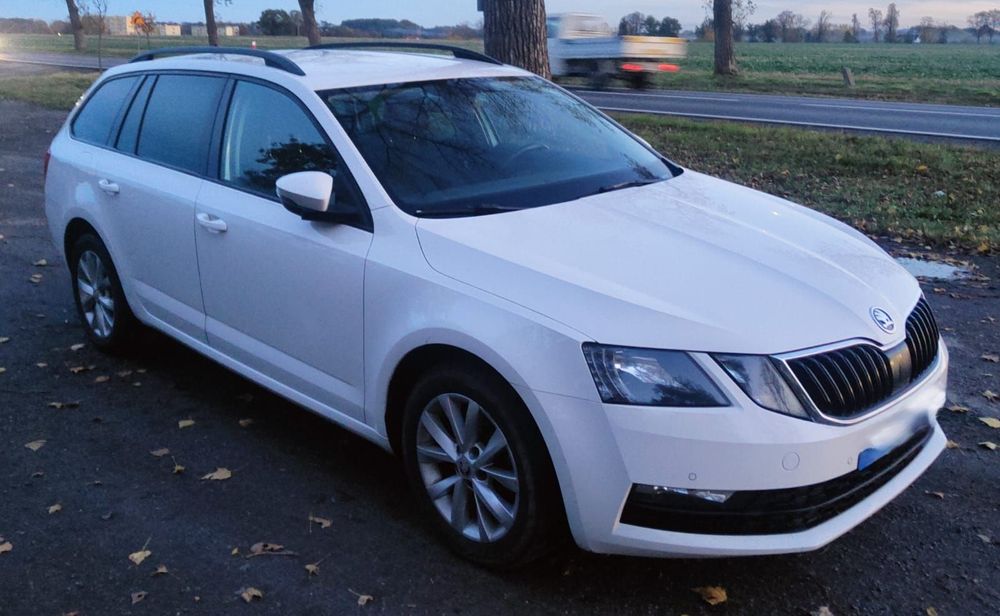Skoda Octavia 2.0 tdi 1 wlasciciel serwis skoda nawi bezwypadkowa