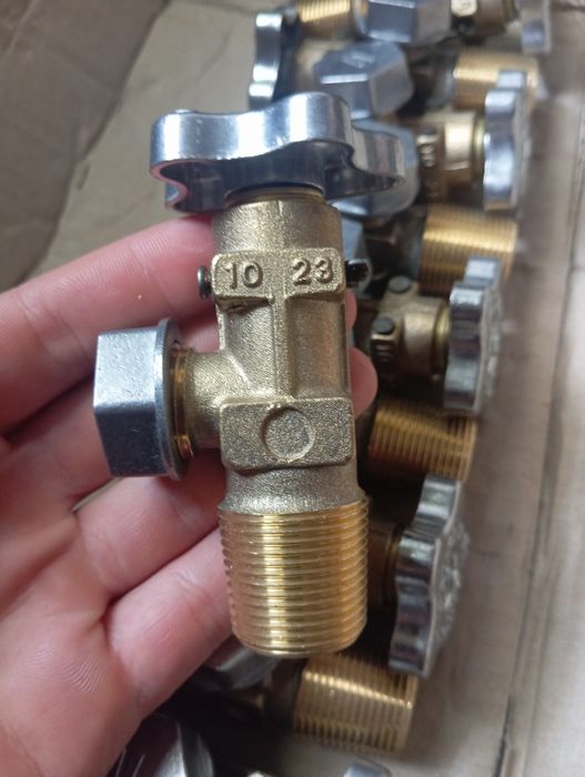 Продам новые вентеля для газовых баллонов