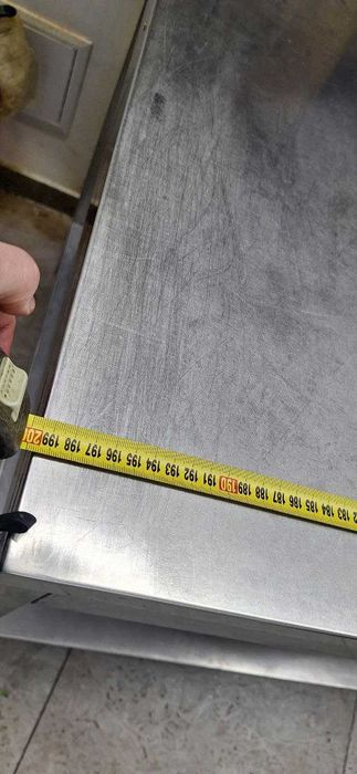 Потужний стіл-гігант з нержавійки для вашого бізнесу