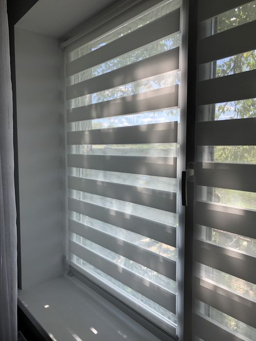 Рулонные шторы с установкой. Жалюзи день-ночь, римские шторы на окна