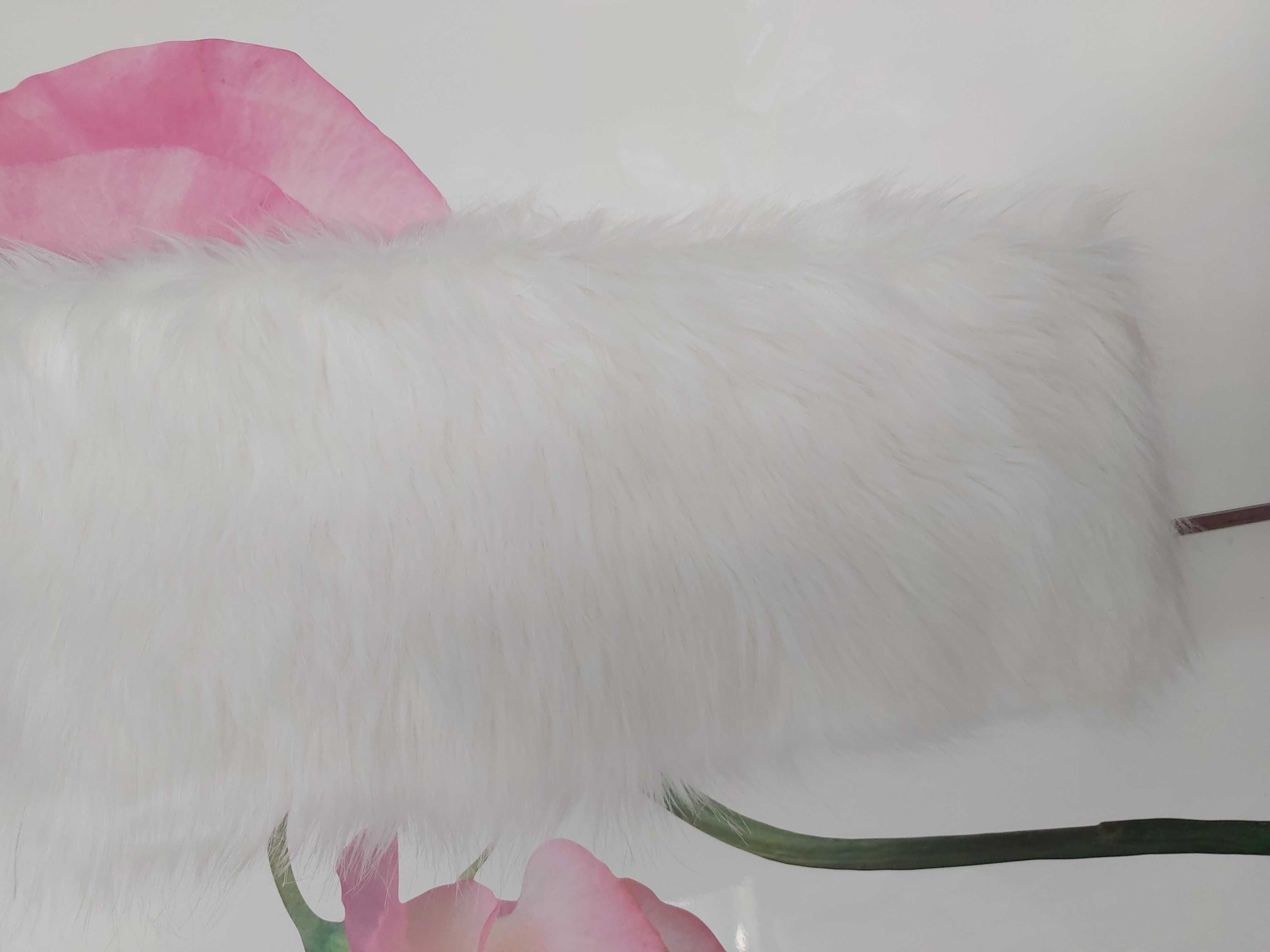 Kremowo-biały szal ze sztucznego futerka