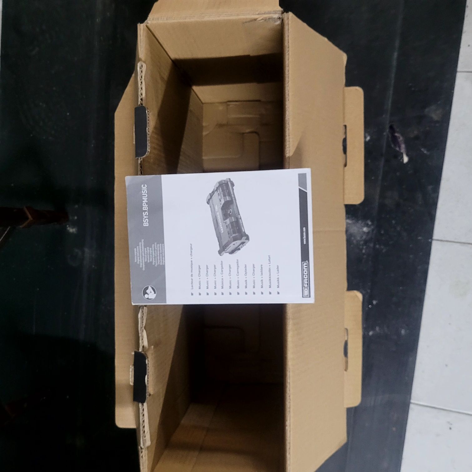 Vendo radio portátil facom