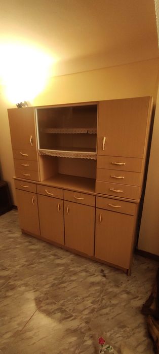 OFEREÇO: Móvel de Sala, Estante e Vitrine