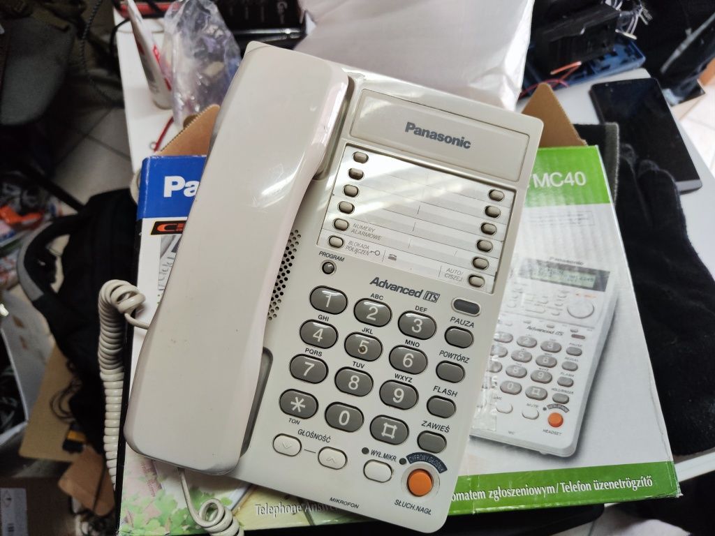 Telefon stacjonarny PANASONIC KX-TS2305PDW
