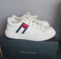 Skórzane Tommy Hilfiger low cut lace up sneaker - 37