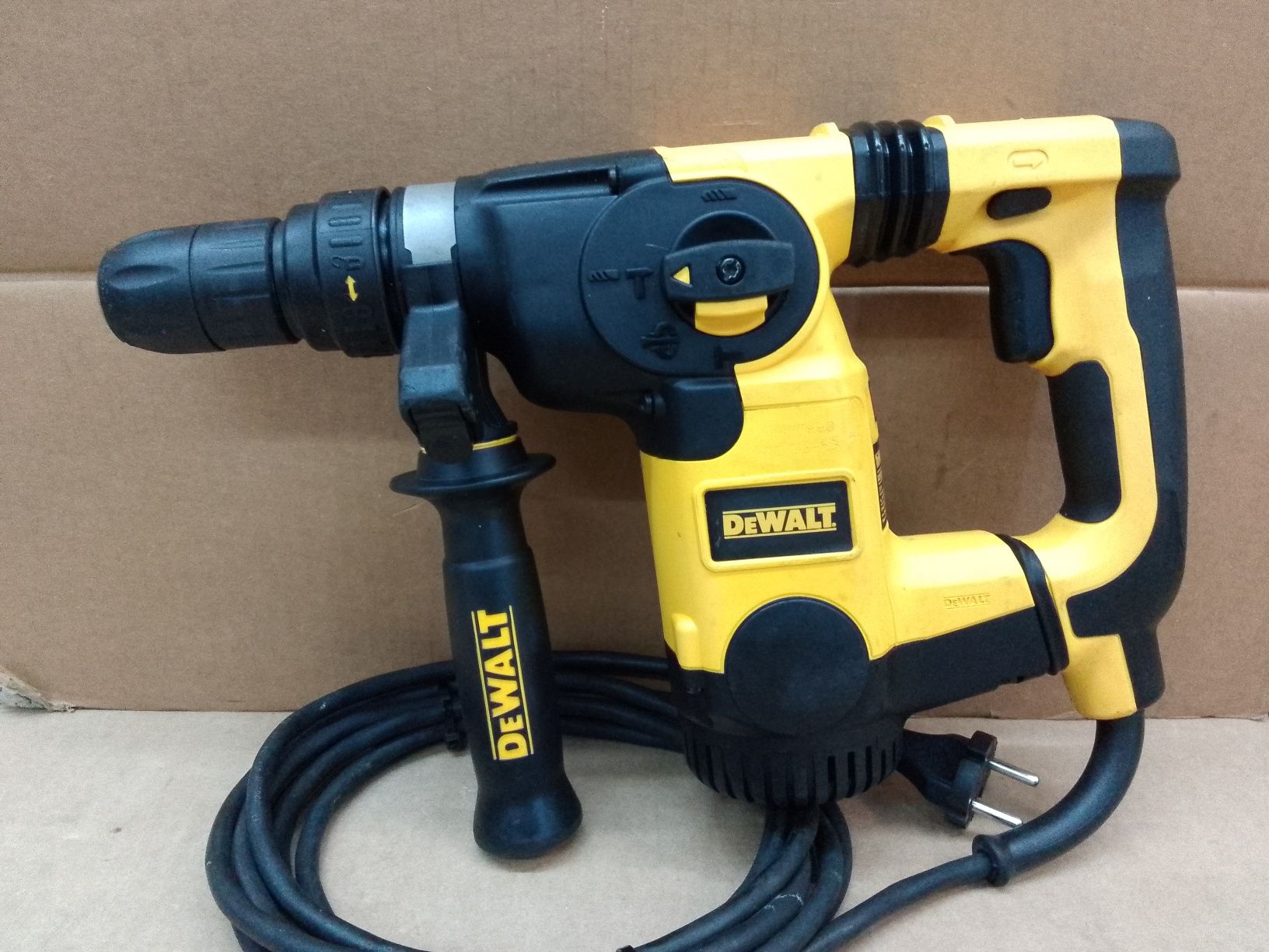 DeWalt D25324 Młotowiertarka Udarowa 3Funkcyjna 800W