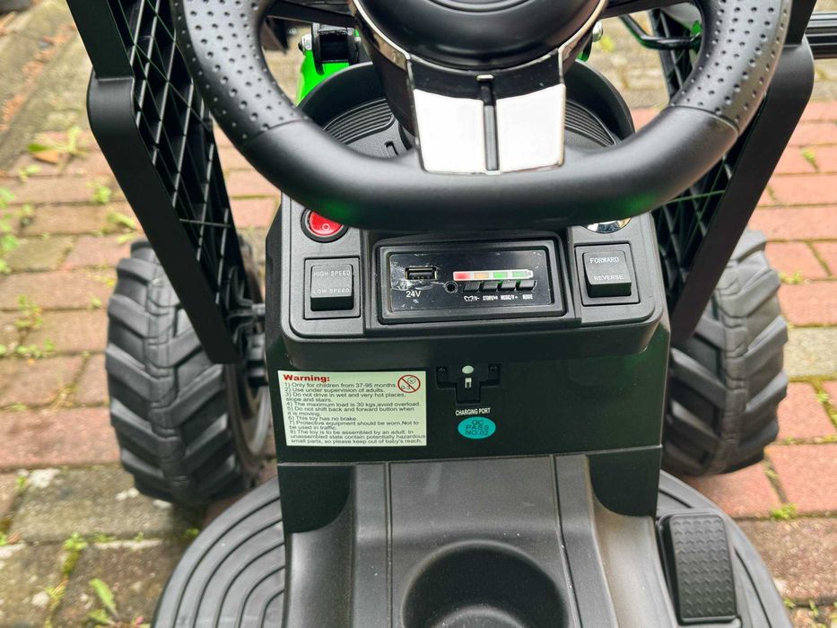 Traktorek na akumulator dla dzieci SX2068. Skompletowany