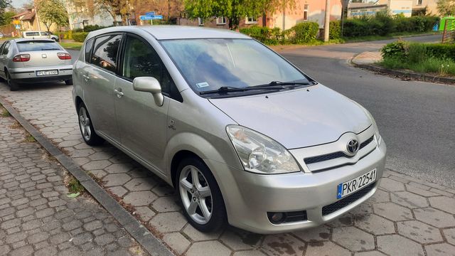 Toyota corolla verso  rok 2006  zadbany