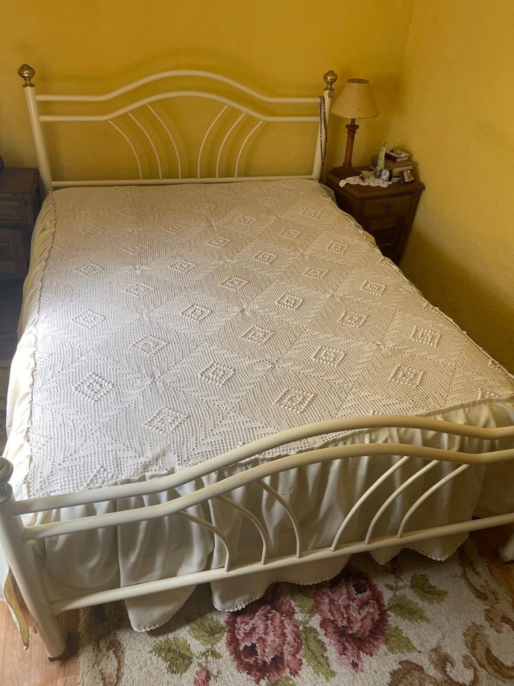 Colcha de renda feita a mão