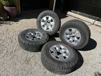 Jantes e pneus originais toyota hilux