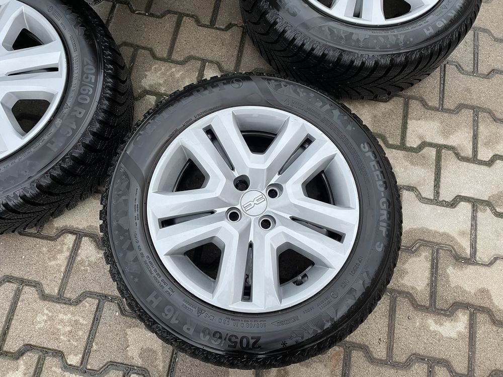 Kola zimowe dacia sandero jogger 16 calu 4x100 opony 205/60/16 semperi