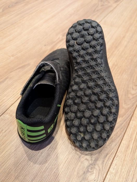 Korki piłkarskie chłopięce - rozmiar 29