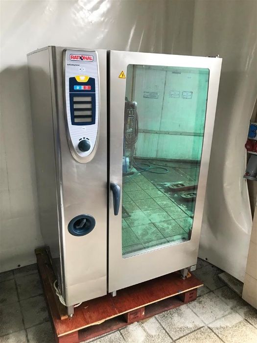 Piec kownekcyjno parowy RATIONAL SCC202G GAZOWY