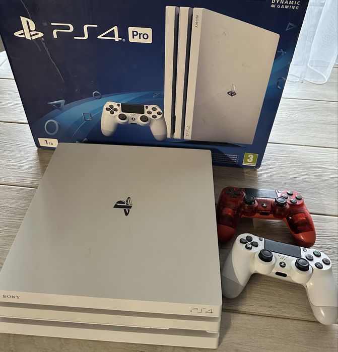 Продам PS4 Pro 1 TB