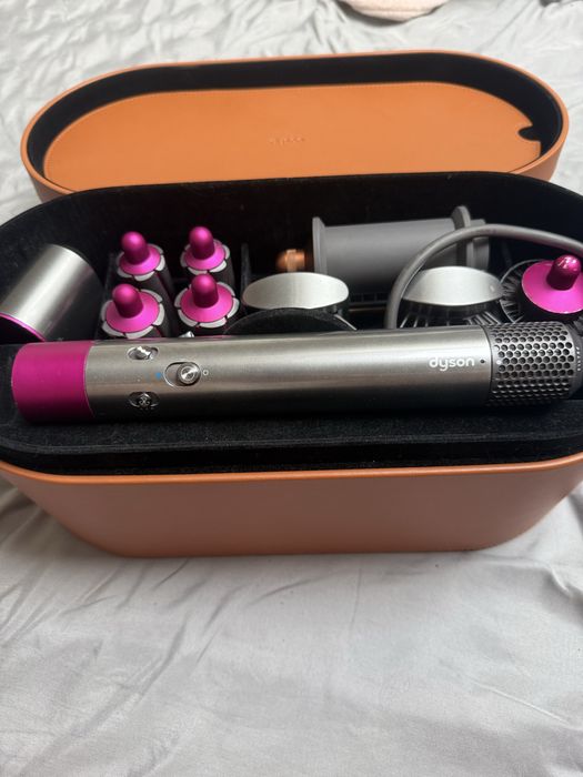 Dyson airwrap z wszystkimi koncowkami