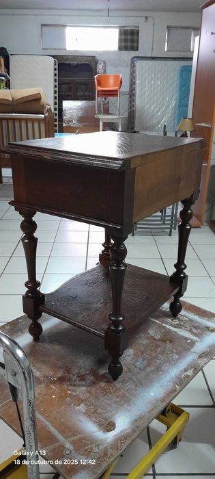 Mesinha de cabeceira nº 7