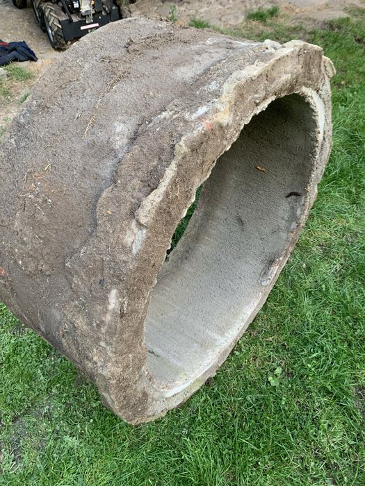 ODDAM ZA DARMO: krąg betonowy 100 na 50