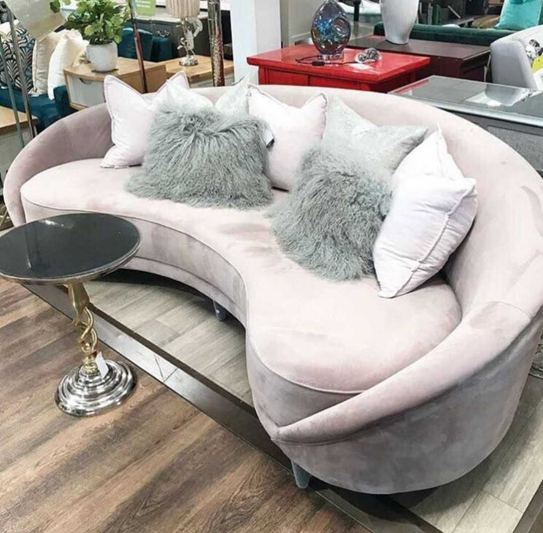 Meridian Furniture  Curve Sofa