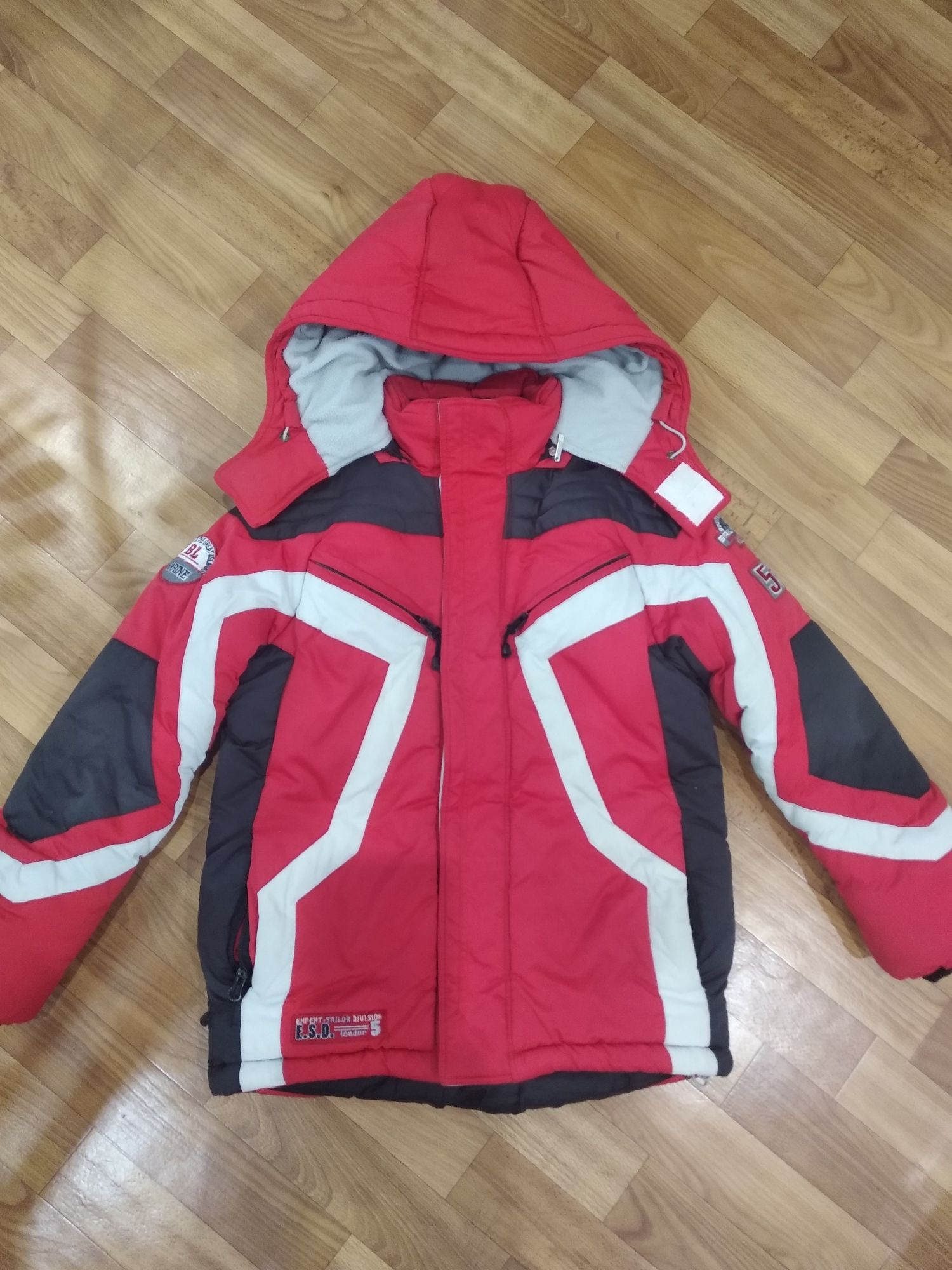 Теплая курточка для мальчика 122-128