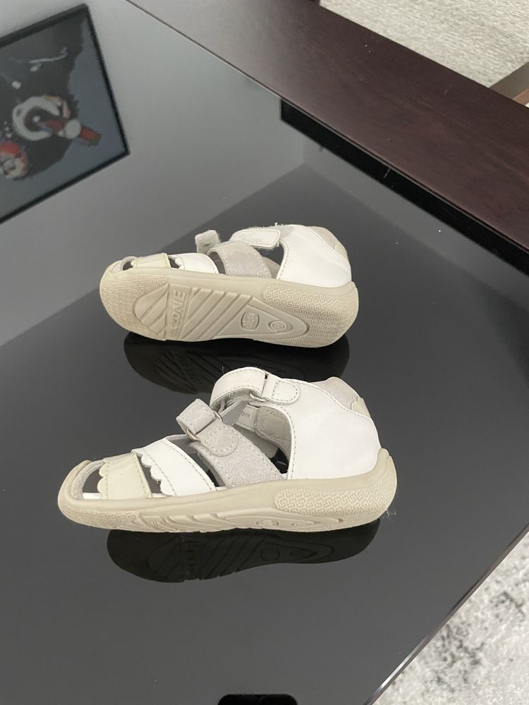 Sandalias Chicco para menina