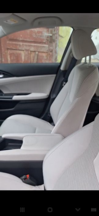 Продам машину Honda Insight 2020