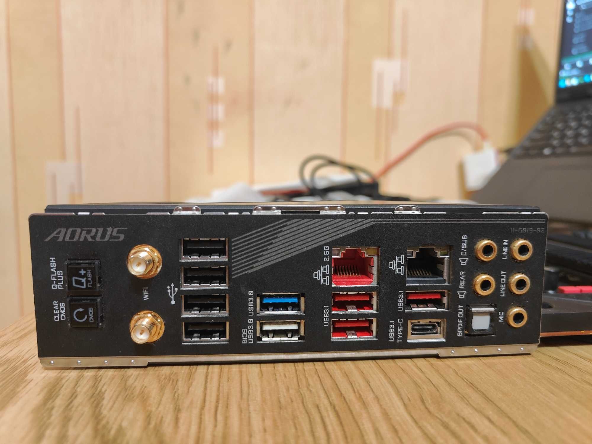 Материнська плата Gigabyte Aorus X570 Master V1.0