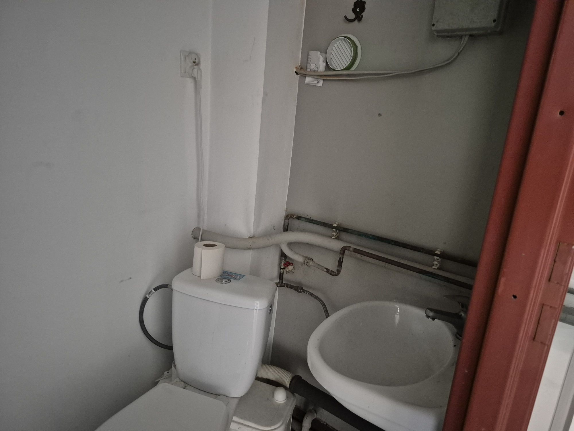 Wynajmę lokal użytkowy pasaż Wyszyńskiego nr 6 w Piekarach Śląskich