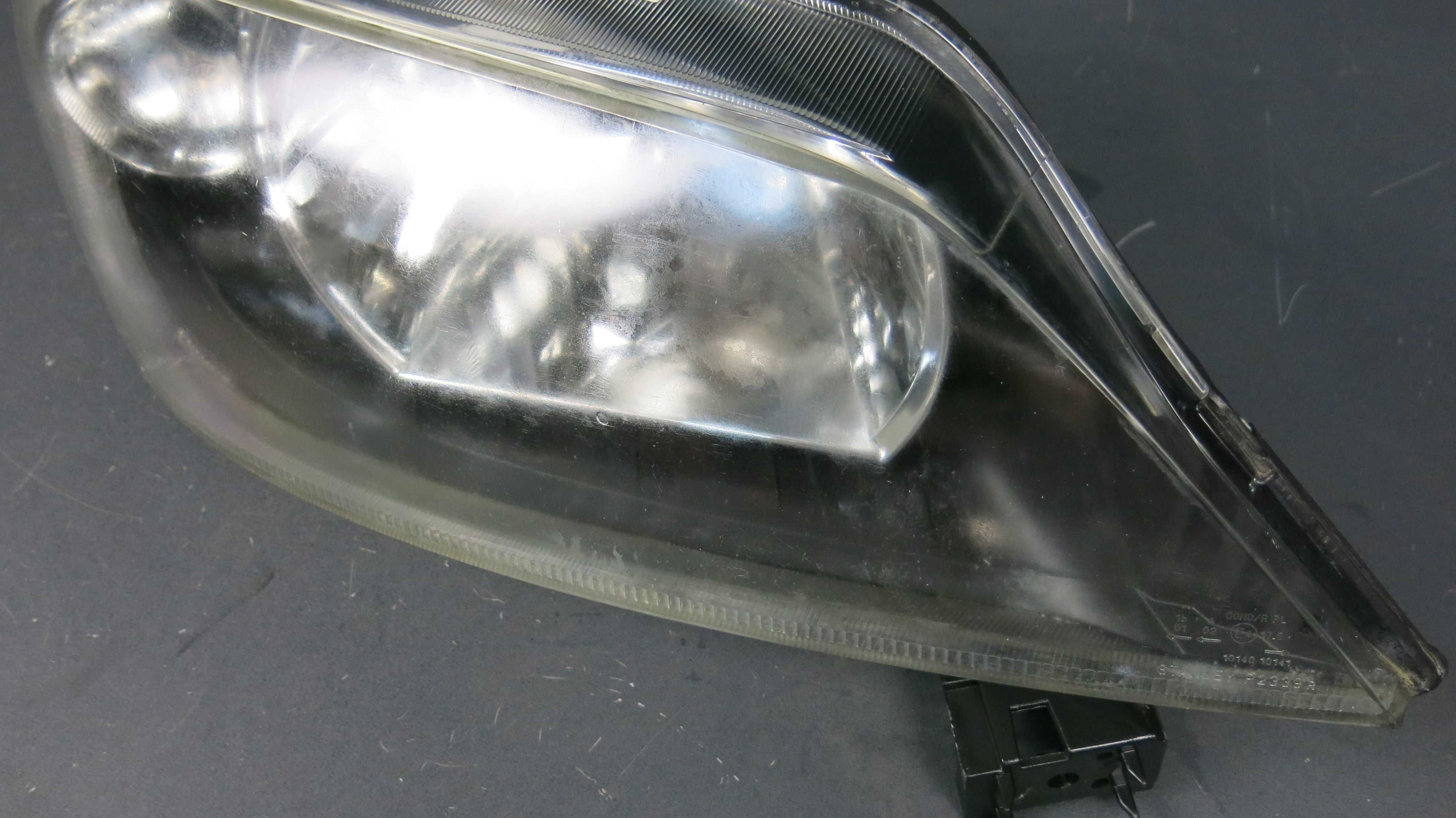 Mazda 2 lampa reflektor przedni przód prawy Europa