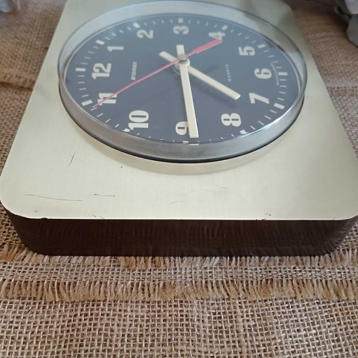 Zegar ścienny kwarcowy złoty