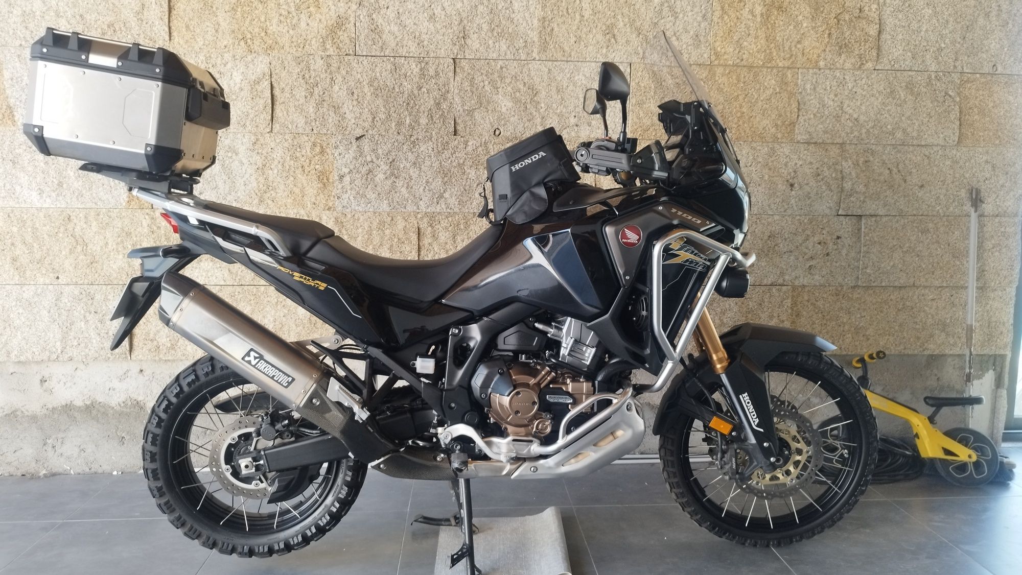 África twin 1100 Adventure Akrapovic