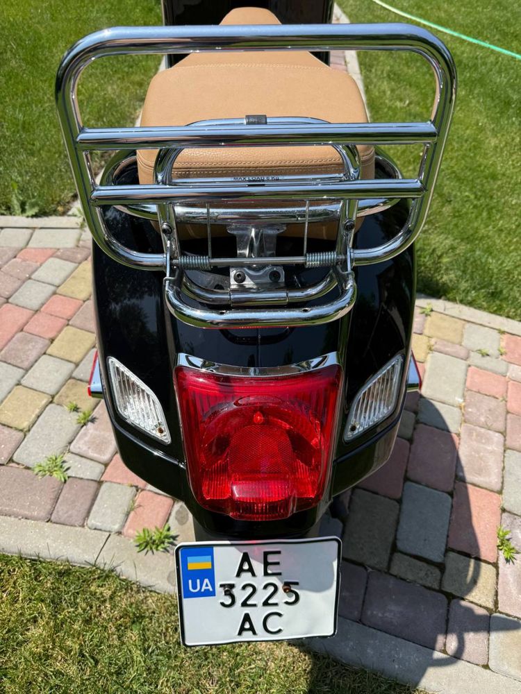 Vespa gts 300 продам майже новий