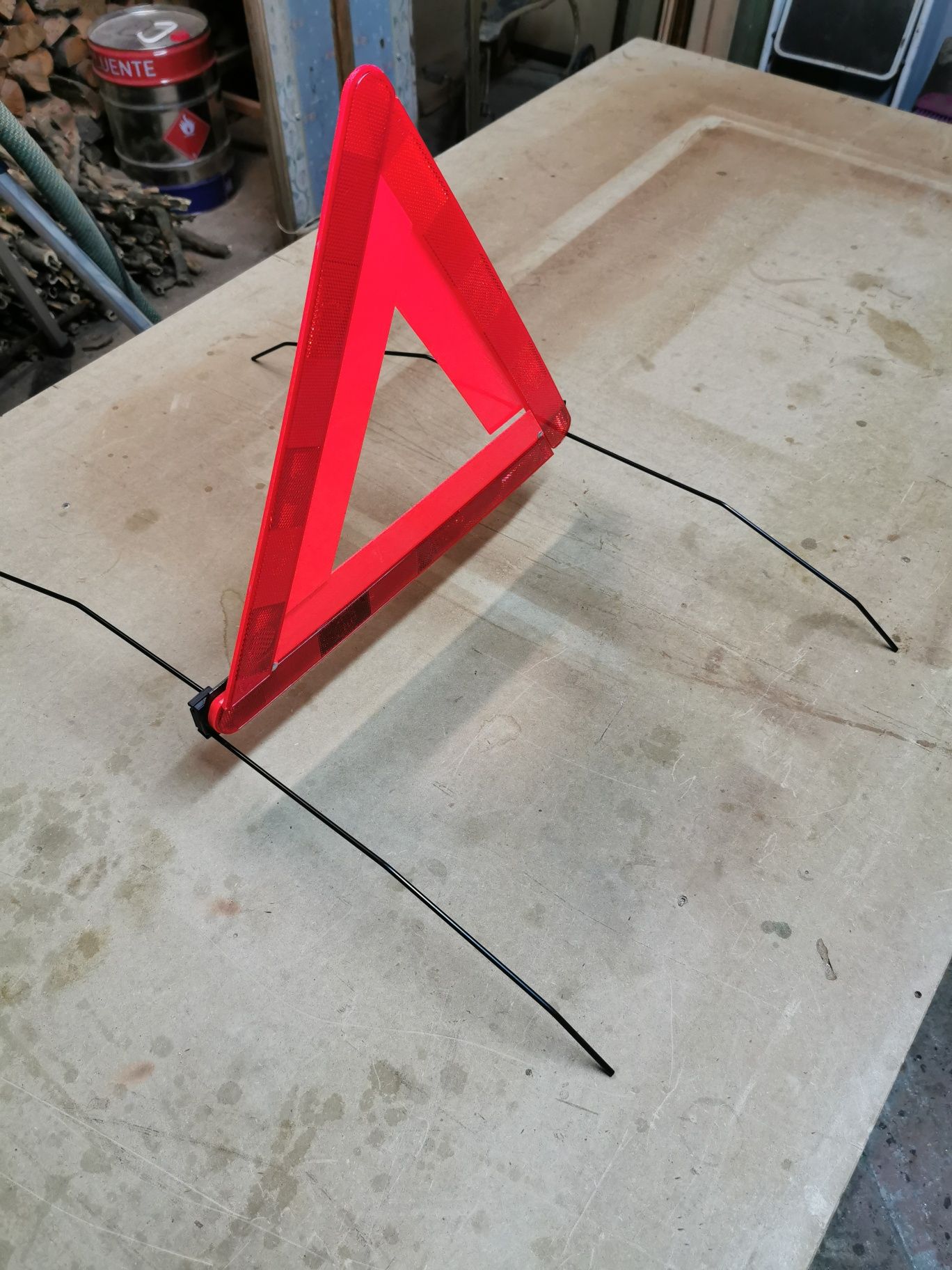 Triângulo de sinalização MAZDA