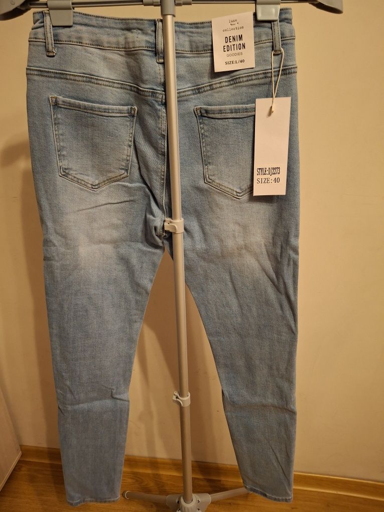 Nowe spodnie jeansowe Goodies L/40
