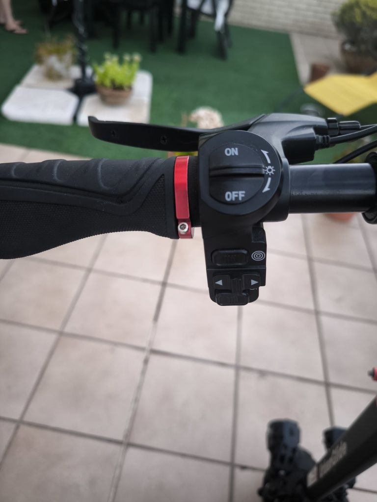 Trotinete Urban Glide E-Cross Pro Boost