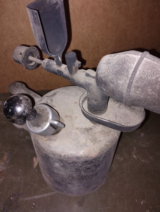 Паяльна лампа на бензині