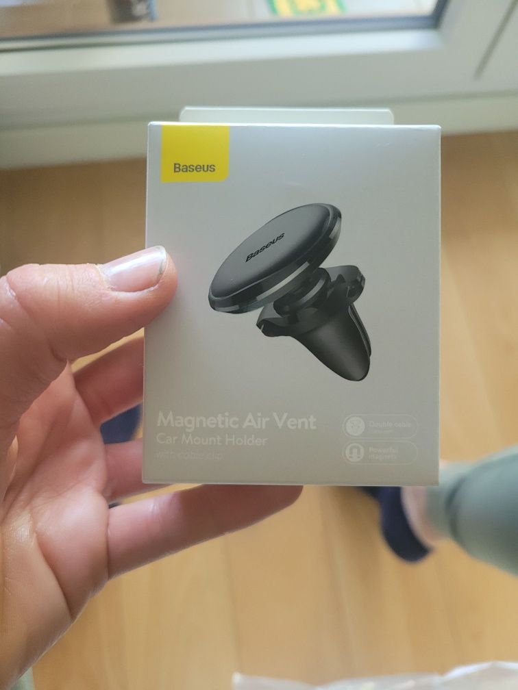 Magnetyczny uchwyt na telefon do auta Baseus