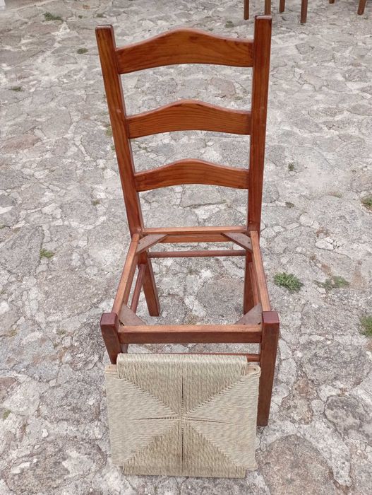 Cadeiras de madeira